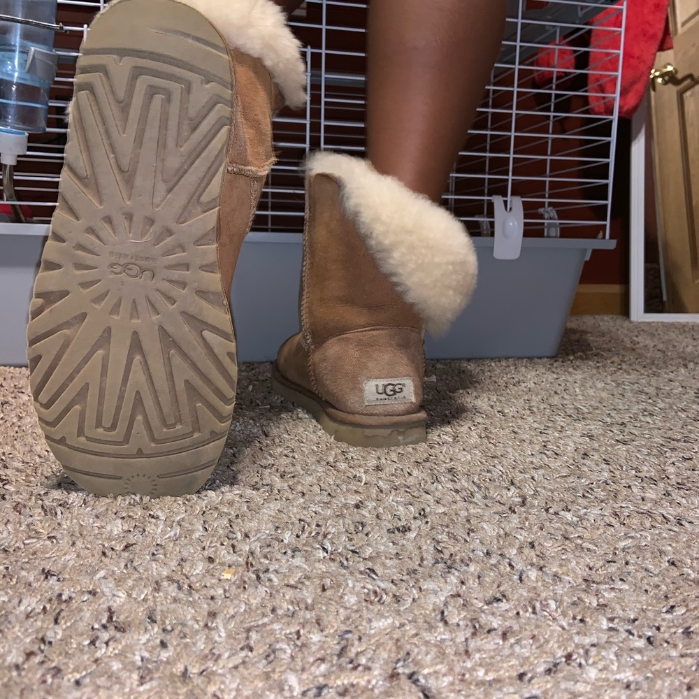 Uggs Bailey Button - Picture 5 of 6